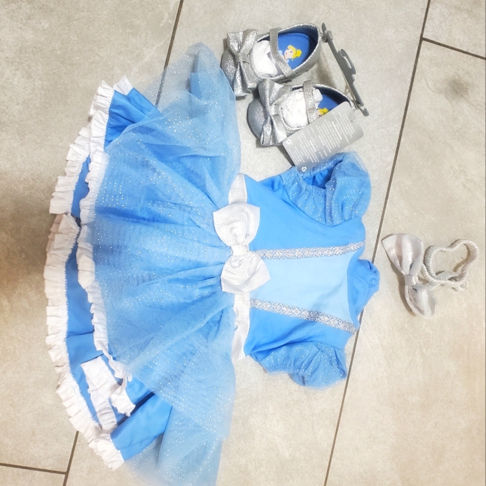 Disney Cinderella Dress 9-12 months